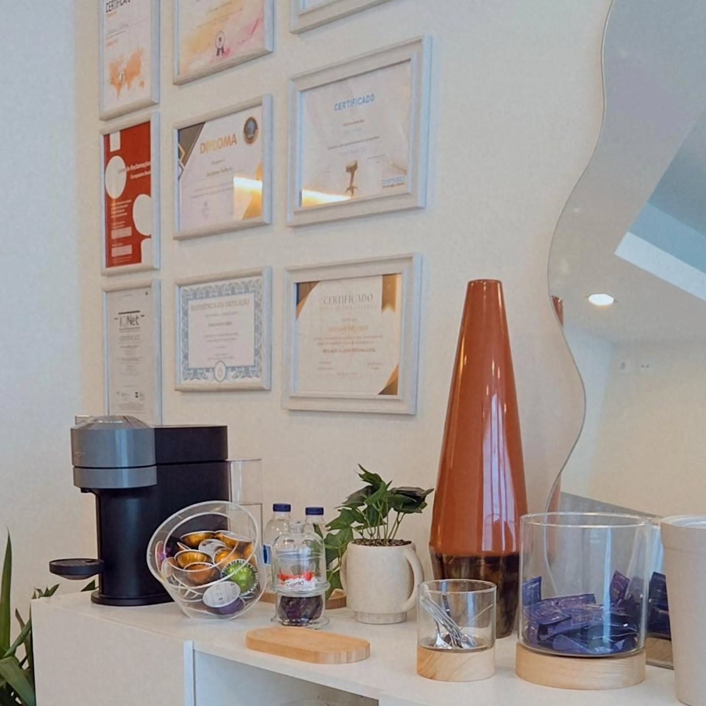 Interior do espaço em São João da Madeira